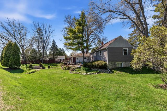 N69W5779 Bridge ROAD, Cedarburg, WI 53012
