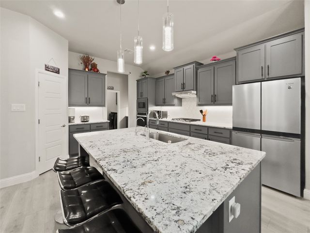 3722 Autumncrest Street, Grand Prairie, TX 76065