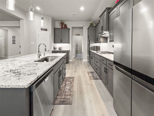 3722 Autumncrest Street, Grand Prairie, TX 76065