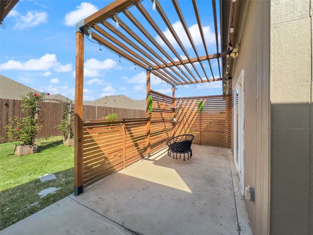 3722 Autumncrest Street, Grand Prairie, TX 76065