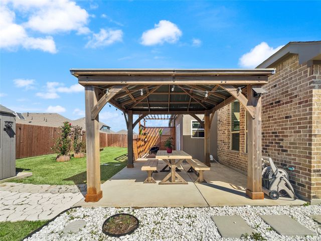 3722 Autumncrest Street, Grand Prairie, TX 76065
