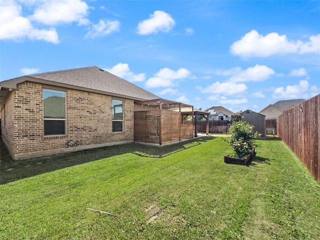 3722 Autumncrest Street, Grand Prairie, TX 76065
