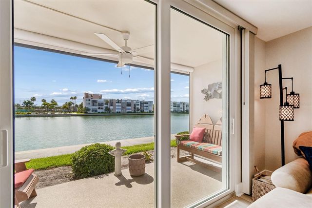 7540 BAY ISLAND DRIVE S 162, South Pasadena, FL 33707