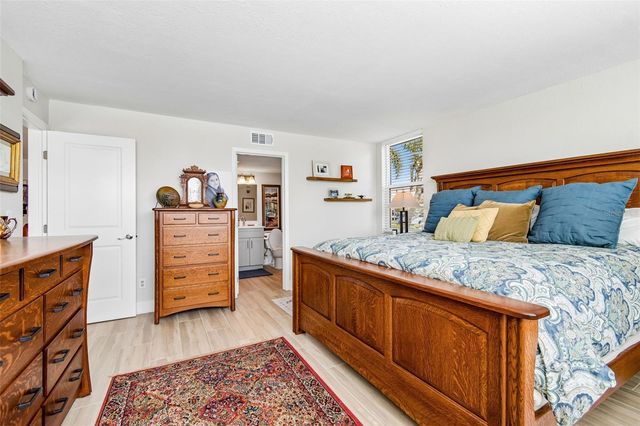 7540 BAY ISLAND DRIVE S 162, South Pasadena, FL 33707