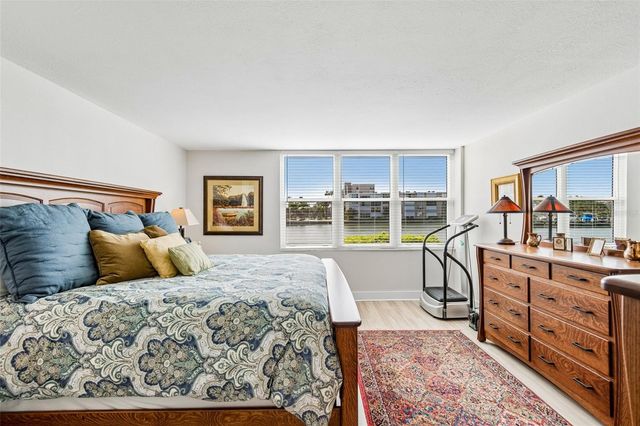 7540 BAY ISLAND DRIVE S 162, South Pasadena, FL 33707