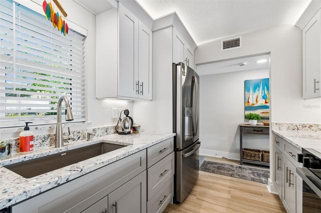 7540 BAY ISLAND DRIVE S 162, South Pasadena, FL 33707