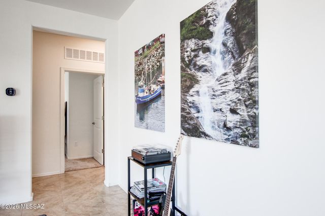 9239 N Peridot Vista Avenue, Tucson, AZ 85742