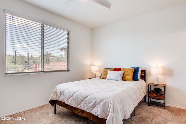 9239 N Peridot Vista Avenue, Tucson, AZ 85742
