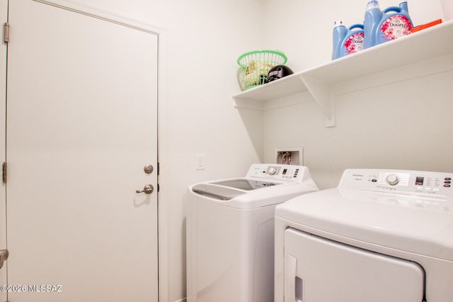 9239 N Peridot Vista Avenue, Tucson, AZ 85742
