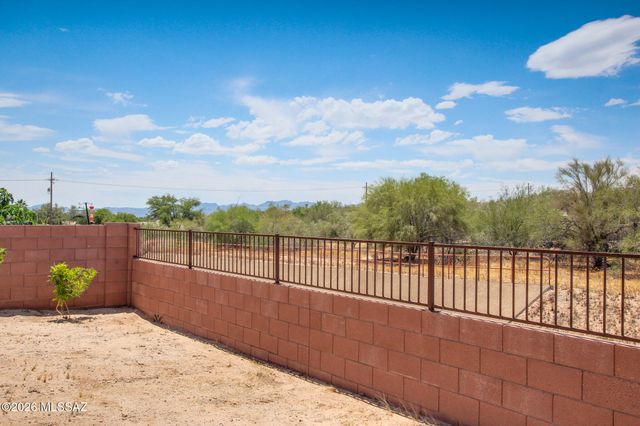 9239 N Peridot Vista Avenue, Tucson, AZ 85742