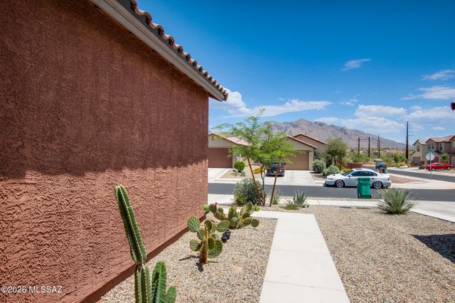 9239 N Peridot Vista Avenue, Tucson, AZ 85742