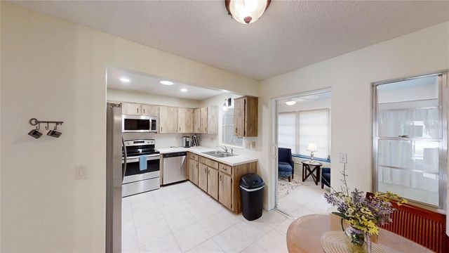 8665 SW 94TH STREET E, Ocala, FL 34481