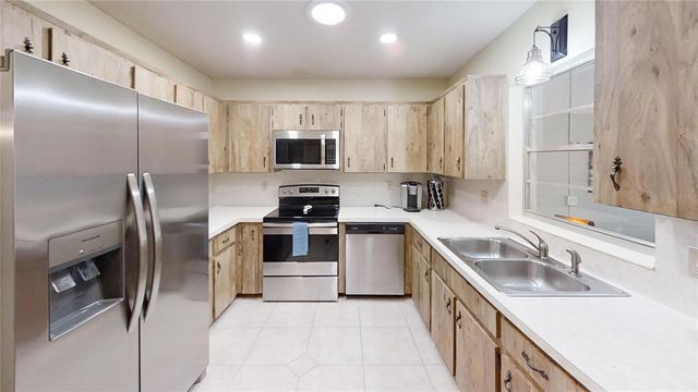 8665 SW 94TH STREET E, Ocala, FL 34481