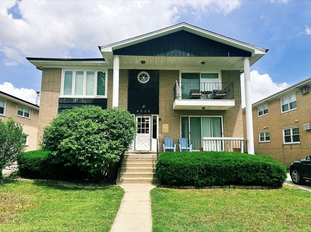 4533 Elm Avenue, Brookfield, IL 60513