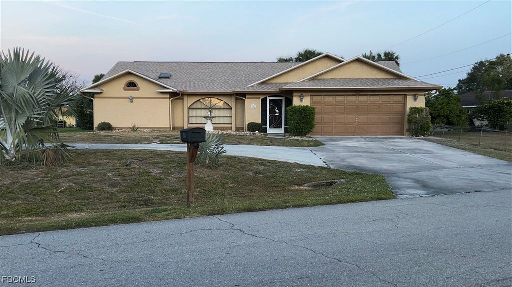 254 David AVE, Lehigh Acres, FL 33936