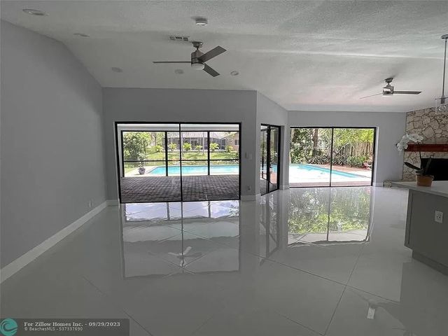 9071 NW 13th Street, Plantation, FL 33322