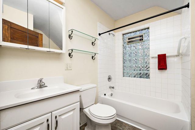 873 Carroll Avenue, Saint Paul, MN 55104