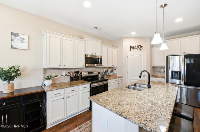 18 Lighthouse Cove Loop, Calabash, NC 28467