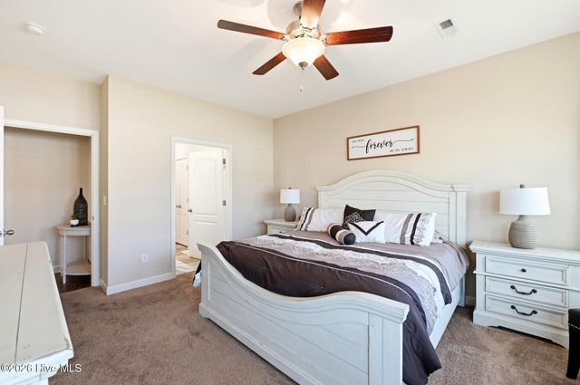 18 Lighthouse Cove Loop, Calabash, NC 28467