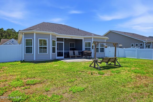 18 Lighthouse Cove Loop, Calabash, NC 28467