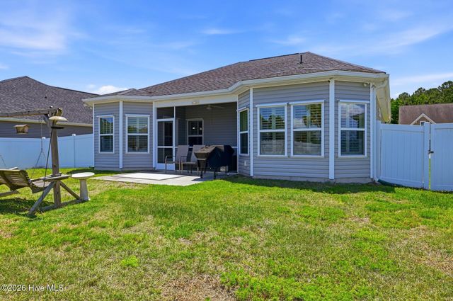 18 Lighthouse Cove Loop, Calabash, NC 28467