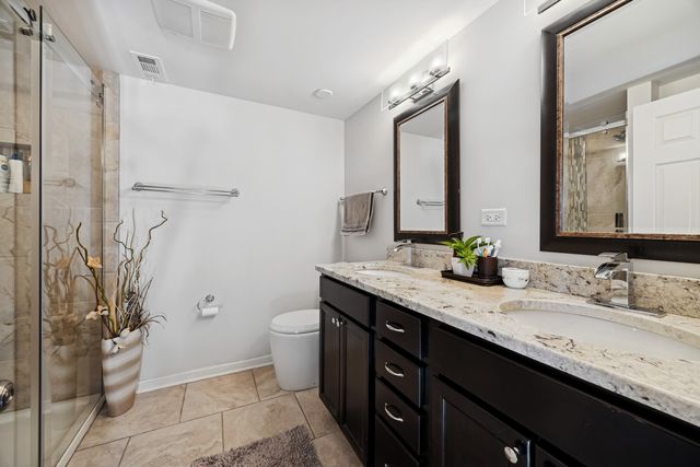 7704 Knotty Pine Court, Woodridge, IL 60517