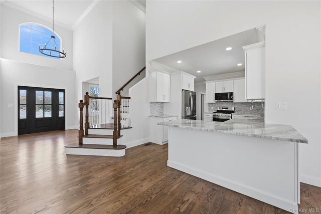 112 S Hillside Avenue, Nesconset, NY 11767