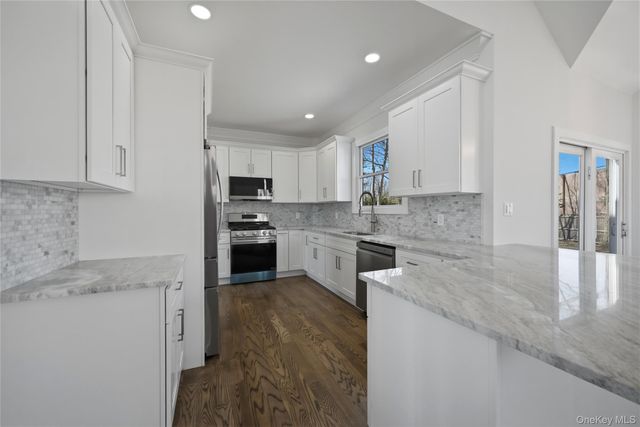 112 S Hillside Avenue, Nesconset, NY 11767