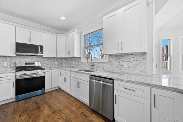 112 S Hillside Avenue, Nesconset, NY 11767