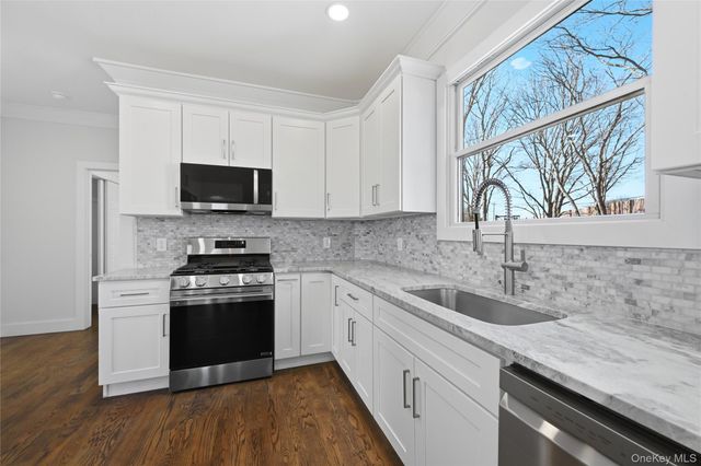 112 S Hillside Avenue, Nesconset, NY 11767