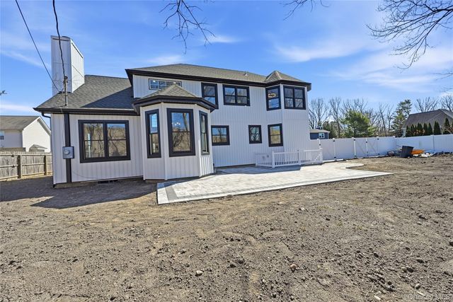 112 S Hillside Avenue, Nesconset, NY 11767