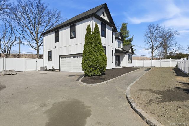 112 S Hillside Avenue, Nesconset, NY 11767