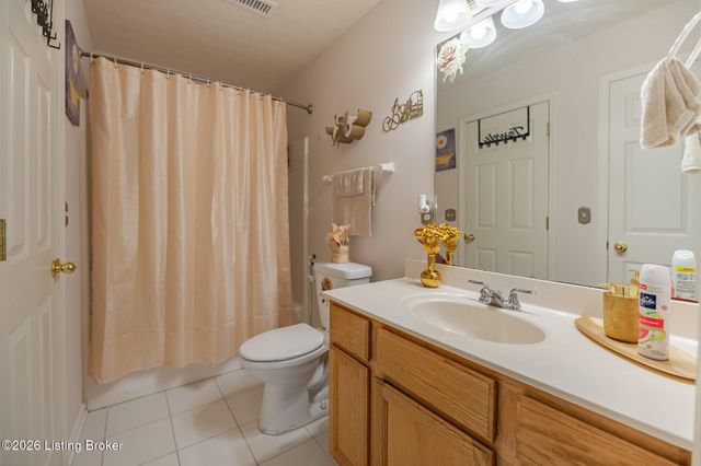 3916 Mimosa View Dr, Louisville, KY 40299