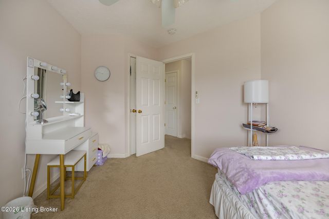 3916 Mimosa View Dr, Louisville, KY 40299
