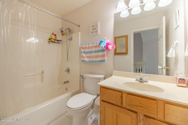 3916 Mimosa View Dr, Louisville, KY 40299