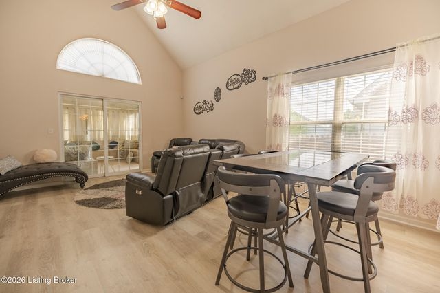 3916 Mimosa View Dr, Louisville, KY 40299
