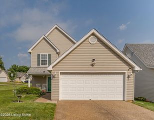 3916 Mimosa View Dr, Louisville, KY 40299