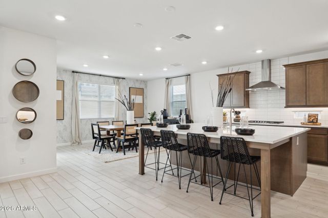 6996 W BUCKHORN Trail, Peoria, AZ 85383