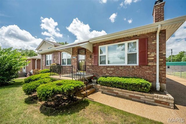 7401 Sharp Avenue, St Louis, MO 63116