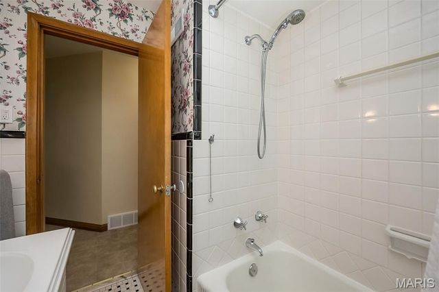 7401 Sharp Avenue, St Louis, MO 63116