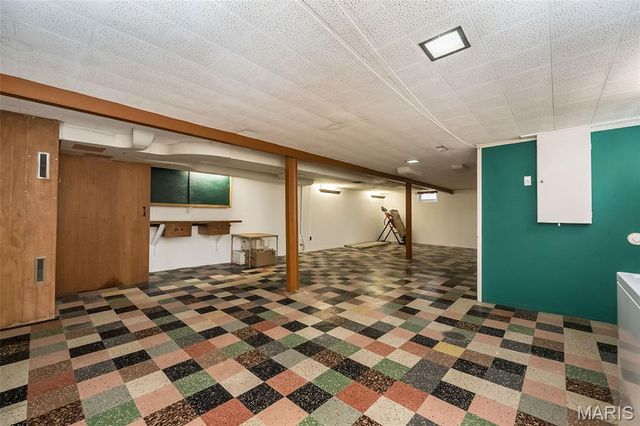 7401 Sharp Avenue, St Louis, MO 63116