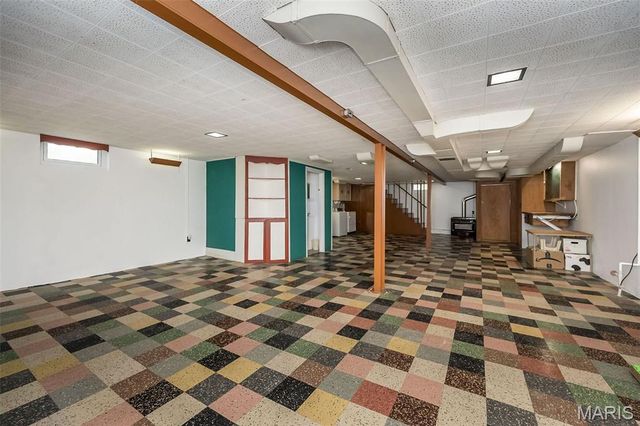 7401 Sharp Avenue, St Louis, MO 63116