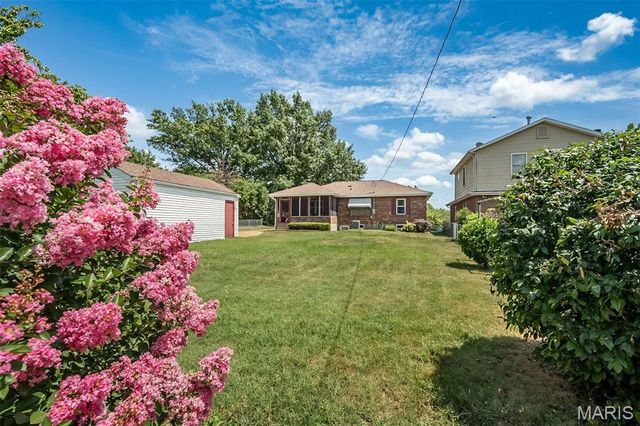 7401 Sharp Avenue, St Louis, MO 63116