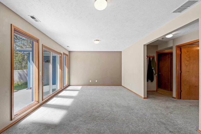 6923 N Douglass St, Spokane, WA 99208