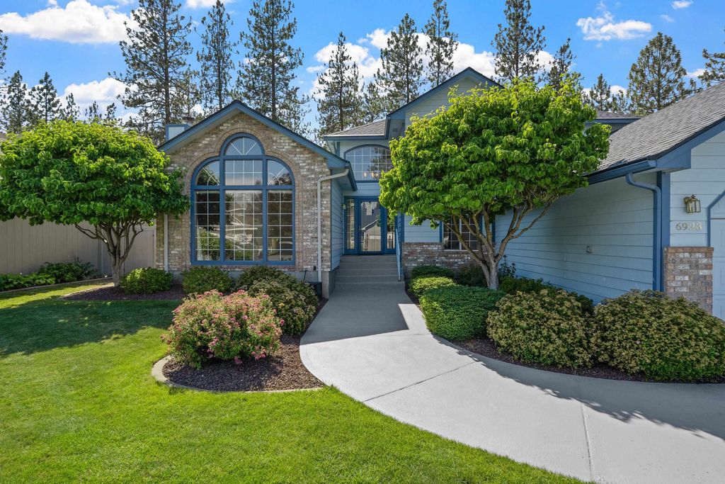 6923 N Douglass St, Spokane, WA 99208