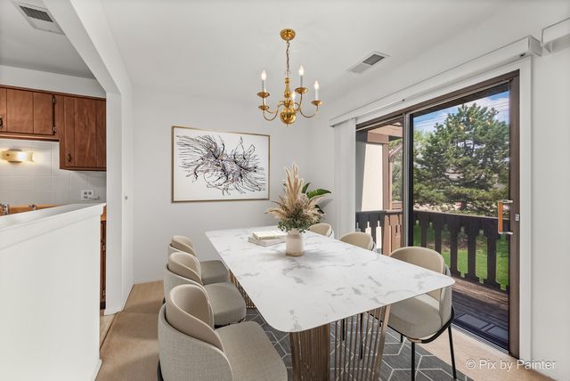 265 Buckingham Court C2, Schaumburg, IL 60193