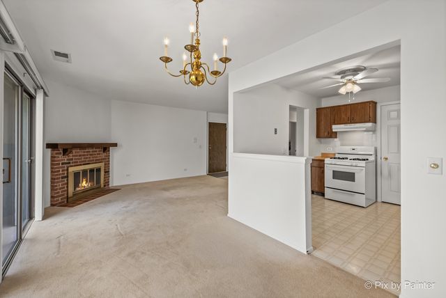 265 Buckingham Court C2, Schaumburg, IL 60193