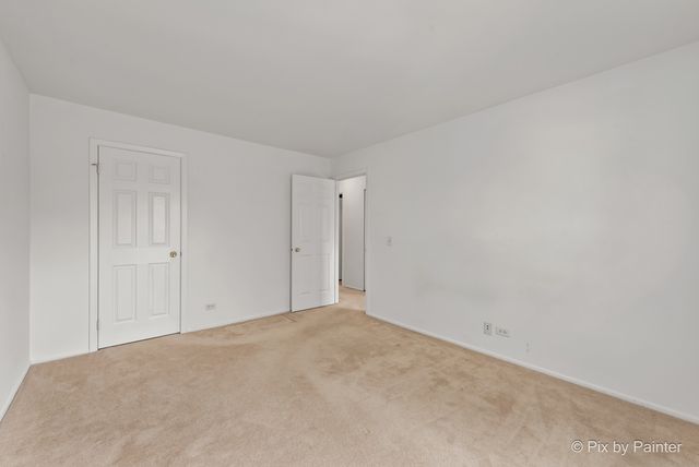 265 Buckingham Court C2, Schaumburg, IL 60193