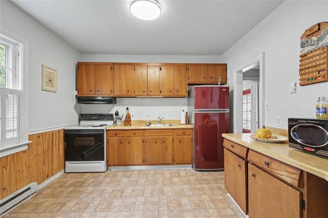 58 Hopkins ST, Newport News, VA 23601