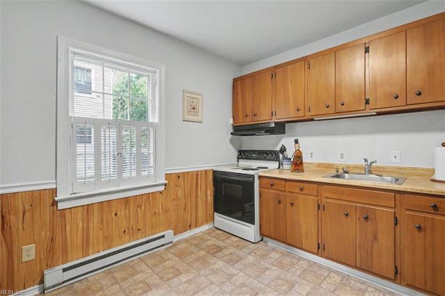 58 Hopkins ST, Newport News, VA 23601